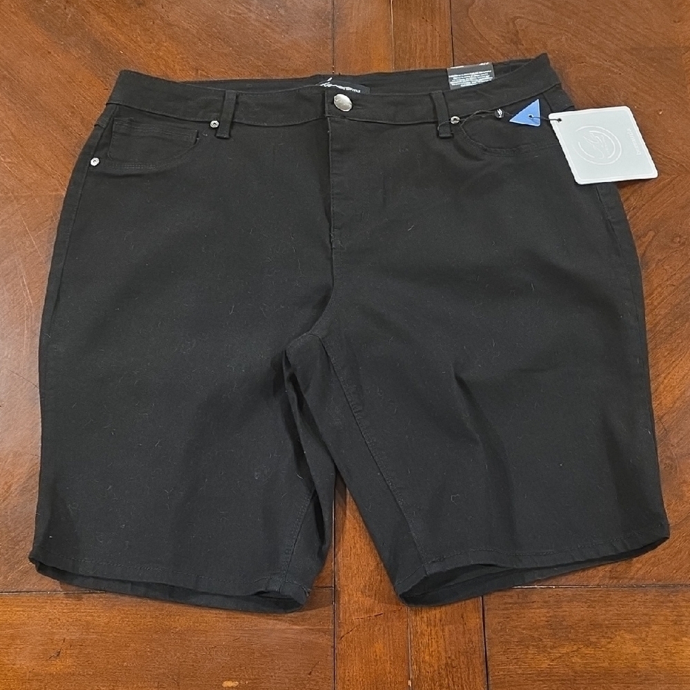 (J12) Women's Black Bermuda Denim Shorts Sz 18W